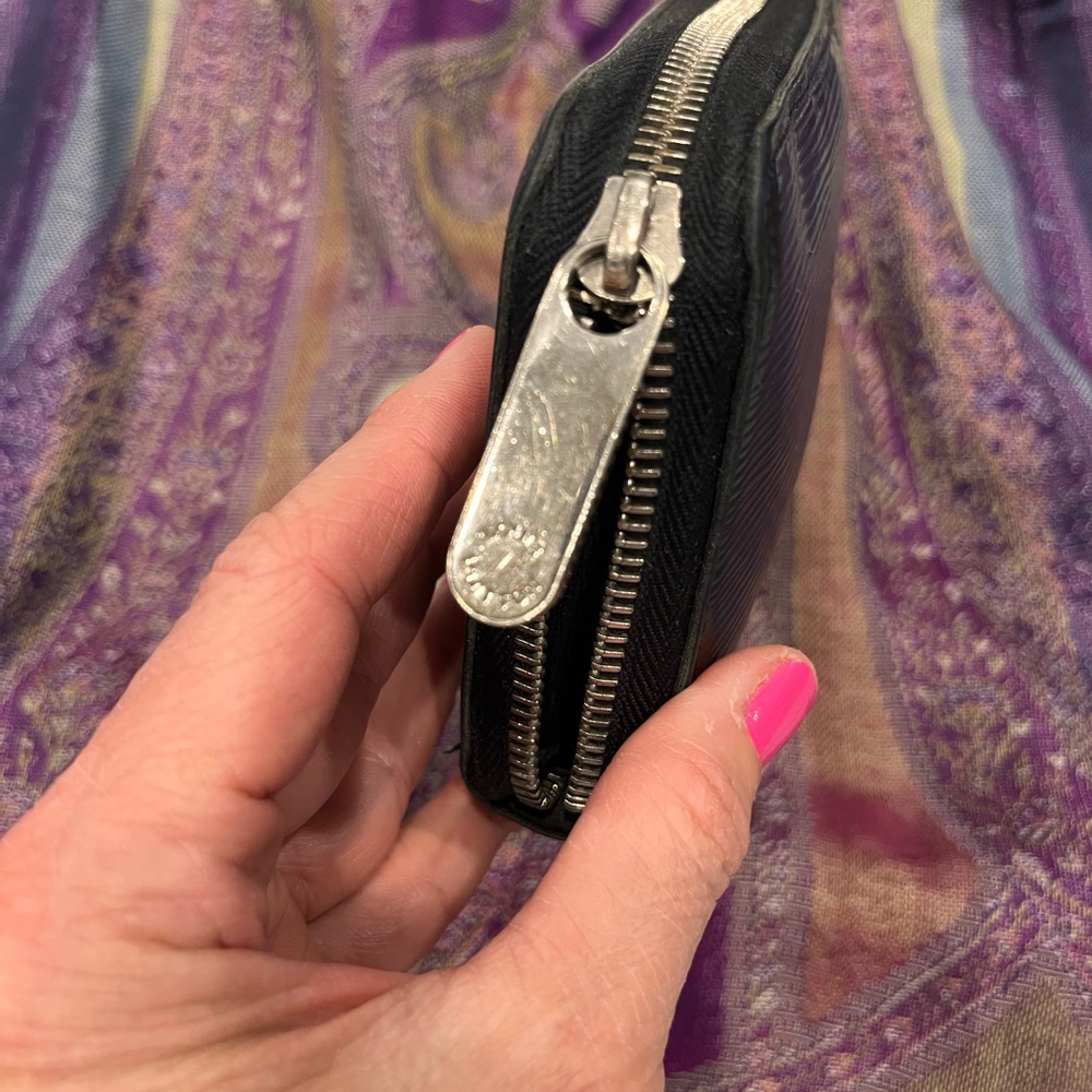 Louis Vuitton Black Epi long wallet - Picture 2 of 9